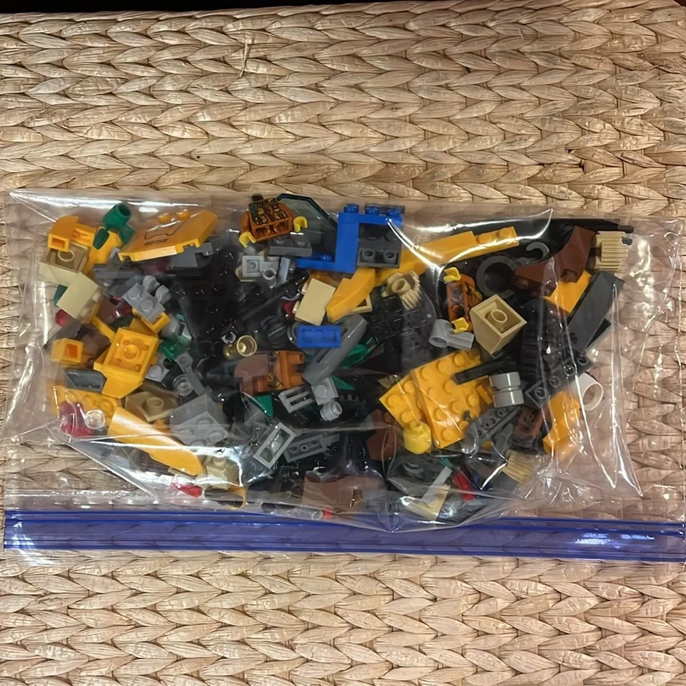 Lego City Set 60158- City Jungle Cargo Helicopter